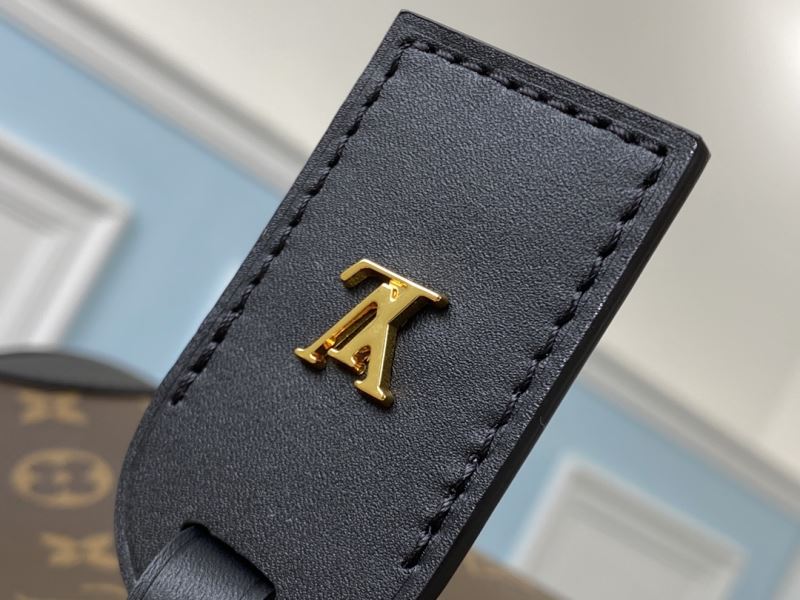 Louis Vuitton Hobo Bags